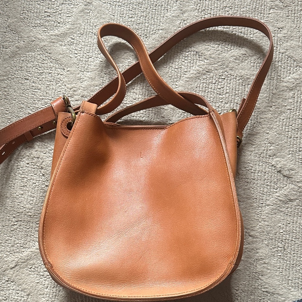 The Sydney Leather Shoulder Bag